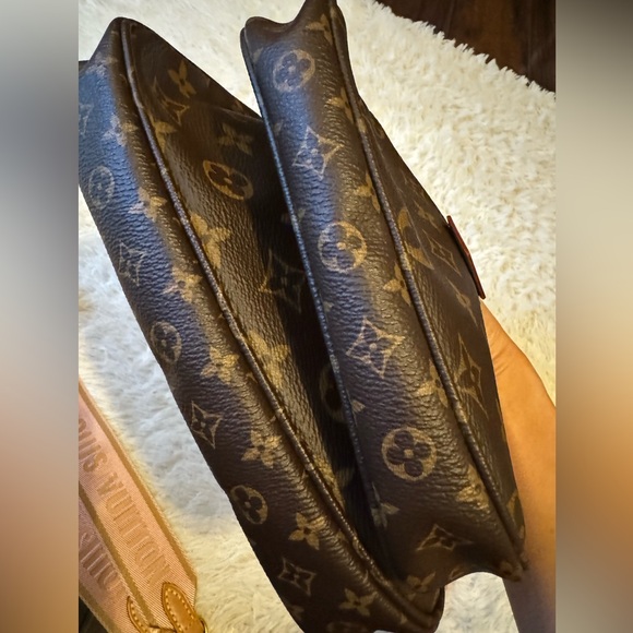 holiday sales for Louis Vuitton Multi Pochette Accessories - Picture 14 of 15